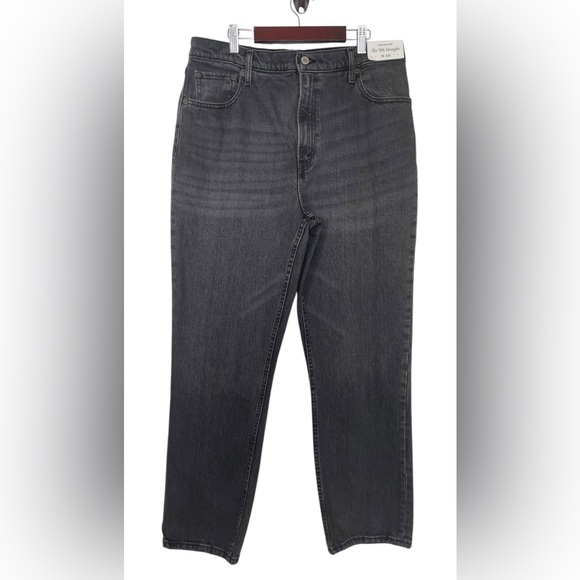 NWT Abercrombie & Fitch The 90’s Straight Ultra High Rise Washed Black 31/12S - Picture 1 of 11